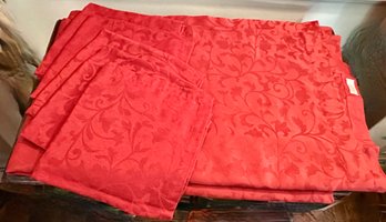 Red Sferra Tablecloth And Set Of 5 Matching Napkins