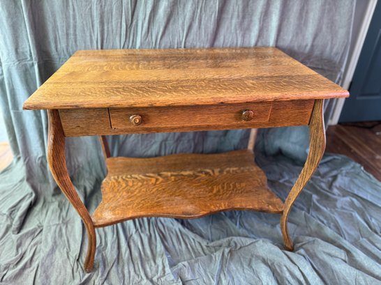 Exquisite Antique Quartersawn Tiger Oak Library Table - Early 20th Century Elegance