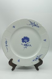 Porcelaines Chantilly Blue And White