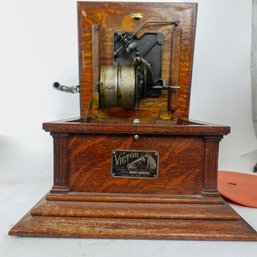 Antique Victor Talking Machine Co. Type V.3 Phonograph, Circa Early 1900s, Serial No. 181