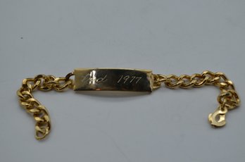 Commemorative 'Dad 1977' Gold-Toned Bracelet