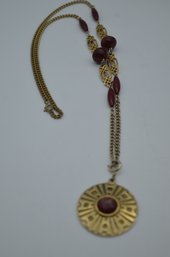 Exquisite Red Stone And Gold-Tone Geometric Necklace