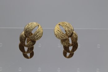 Elegant Vintage Textured Gold-Tone Clip-On Earrings - Classic 20th Century Fashion Jewelry