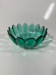 Vintage Blenko Glass Large Sea Green 14 Petal Scalloped Lotus Bowl 10.5