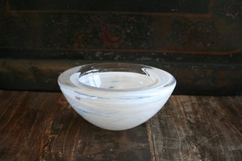 Beautiful Kosta Boda Anna Ehrner White Swirl Bowl W/box