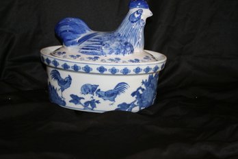 Vintage Ceramic Pottery HEN CHICKEN COVERED BOWL Casserole Tureen Blue White