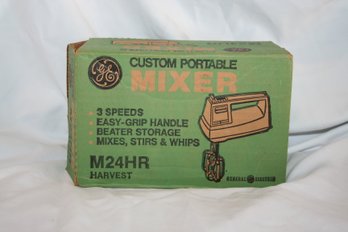 Vintage General Electric M24HR Custom Portable Mixer 3-Speed Harvest Yellow New In Box