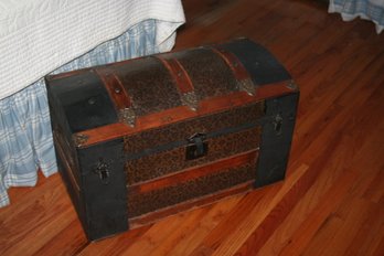 Beautiful Antique Large Wood And Metal Camel Back Dome Back Steamer Trunk Chest