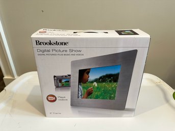 Brookstone Photo Frame Slide Show