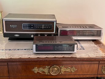 Vintage Clock Radios , Zenith , Lloyds, Realistic