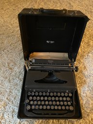 Extremely RARE 1940s Royal Quiet Typewriter HEBREW Edition