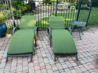 Patio Pool Side Lounger Chairs & Side Table