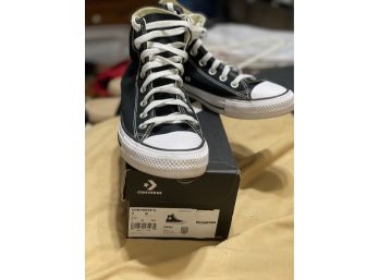 Converse - Men 7, Woman 9