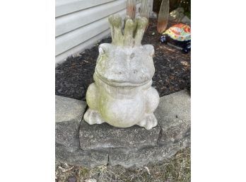 Cement Frog Statue