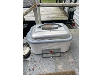 Westinghouse Cooker With Extras And Waffle Maker