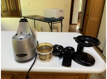 Omega Juicer