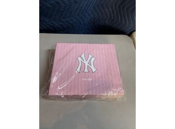 New New York Yankees Gift Set For Her