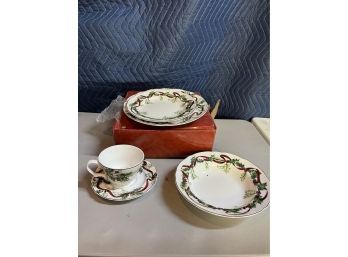 Charter Club Holly Christmas Dish Set For 1