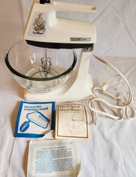 Vintage 'Le Mixer' Portable Hand Mixer