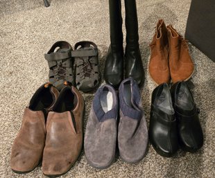 6 Pairs Of Footwear