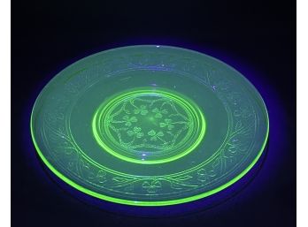 Vintage Hazel Atlas Cloverleaf Green Uranium Depression Glass Salad Plate