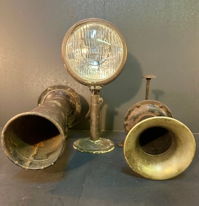Antique Car Head Lamp W/ Two Horns
