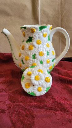Vintage Daisytime Teapot - Japan