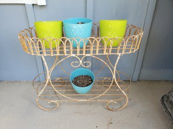 Rustic Plant Bench With Pots