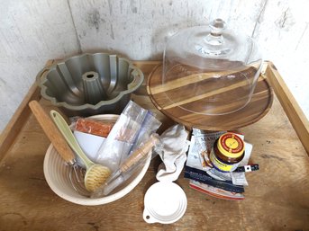 Wooden Cake Stand W Cover Bread Baking Supplies Anniversary Bundt Pan