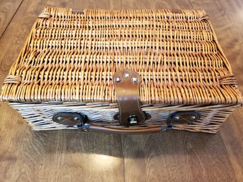 Quality Suitcase Picnic Basket