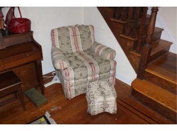 Set Of Arm Chairs - Set Of 2 W/ Stool - Good Condition!! Item #106