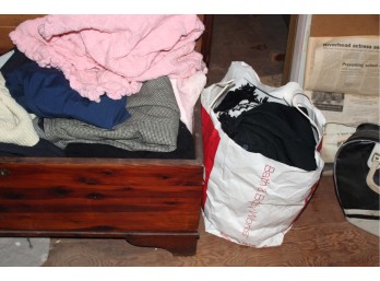 Assorted Mixed Lot Of Clothing - Good Condition!! Item #92