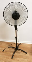 HOME DESIGN STANDING FAN - INCLUDES REMOTE - 16' OSCILLATOR - BARELY USED - ITEM#41 BSMT