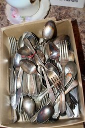 SILVER PLATED FLATWARE LOT - MIXED - VERNON - WA ROGERS - ITEM#124 KITC