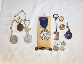 VINTAGE MILTARY PINS - DOG TAGS - GOLDEN GLOVES (STERLING) 1941 - CENTURY RUN 1912 (STERLING) - ITEM#152 BOX