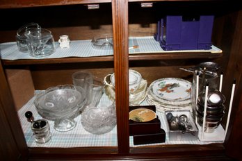 LOT OF ASSORTED GLASSWARE - BAR MIXERS - CANDY DISHES - BOWLS - PLATES - WINE OPENER - COASTER - ITEM#196 RM2