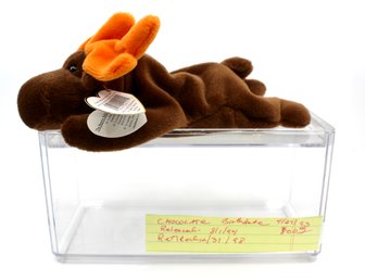 VINTAGE 'CHOCOLATE MOOSE' BEANIE BABY - KEPT IN LUCITE CONTAINER - 1993-1998 - ITEM#293 RM1