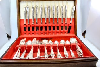 VINTAGE FLATWARE SET IN WOOD BOX - WM RODGERS & SON - MIXED PATTERNS - ITEM#439 RM1