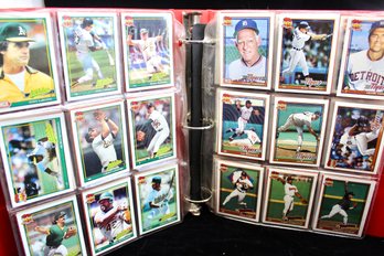 VINTAGE ASSORTED BASEBALL CARDS IN BINDER - GOOD CONDITION - ITEM#468 RM1