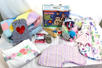 MIXED BABY LOT - HAIR - BANGLES - COMFORTERS - COIN SHOE - KINDER BLOCK SET - PILLOWS -AND MORE - ITEM#535 RM1