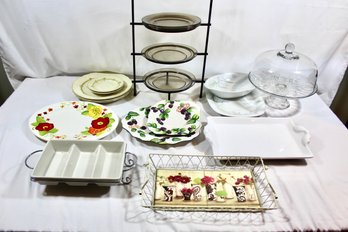 VINTAGE MIXED KITCHEN LOT - SERVING TRAYS - DISHES - CAKE STAND - AND MORE - ITEM#548 LVRMH