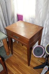VINTAGE SINGER SEWING TABLE WITH SEWING MACHINE - MODEL 750 - TOUCH AND SEW - ITEM#793 RM2