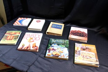 COOKING BOOKS - MIXED LOT OF 8 - MIXED CONDITION - ITEM#797 LVRM