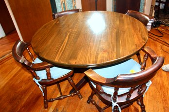 ETHAN ALLEN ROUND WOOD DINING TABLE - 4 CHAIRS WITH PILLOWS - VINTAGE - ITEM#13 RM2