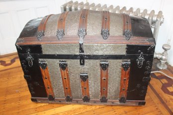 ANTIQUE DOMED CHEST - TIN, METAL & WOOD DESIGN - WITH INSIDE COMPARTMENT - ITEM#27 RM4
