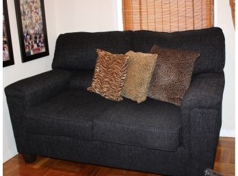 Brand New Love Seat With Throw Pillows!  New Condition! - Item #06