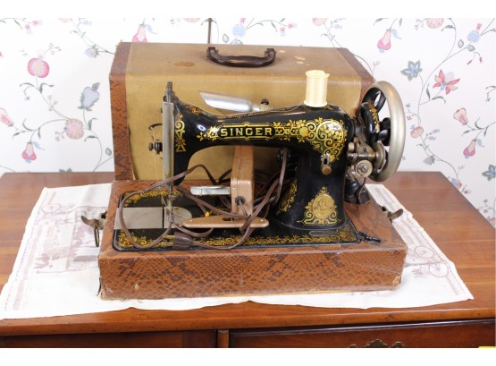 Antique Singer Sewing Machine With Case - GREAT CONDITION! - Item #51