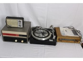 Mixed Lot Of Vintage Electronics - Automatic FADA, Kor Sonic AC-DC, Stromberg-Carlson Turntable, Etc. - Lot Of 4 Items! Fair To Good Condition - Item #28