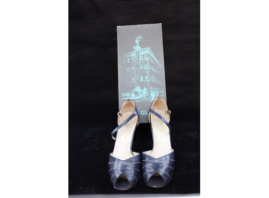 SALVATORE FERRAGAMO Vintage Navy Blue Shoes  - SIZE 7B!! - Item #125