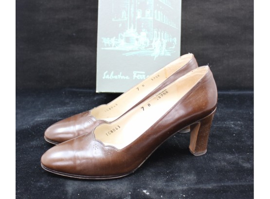 SALVATORE FERRAGAMO Vintage Brown Shoes  - SIZE 7B!! - Item #126